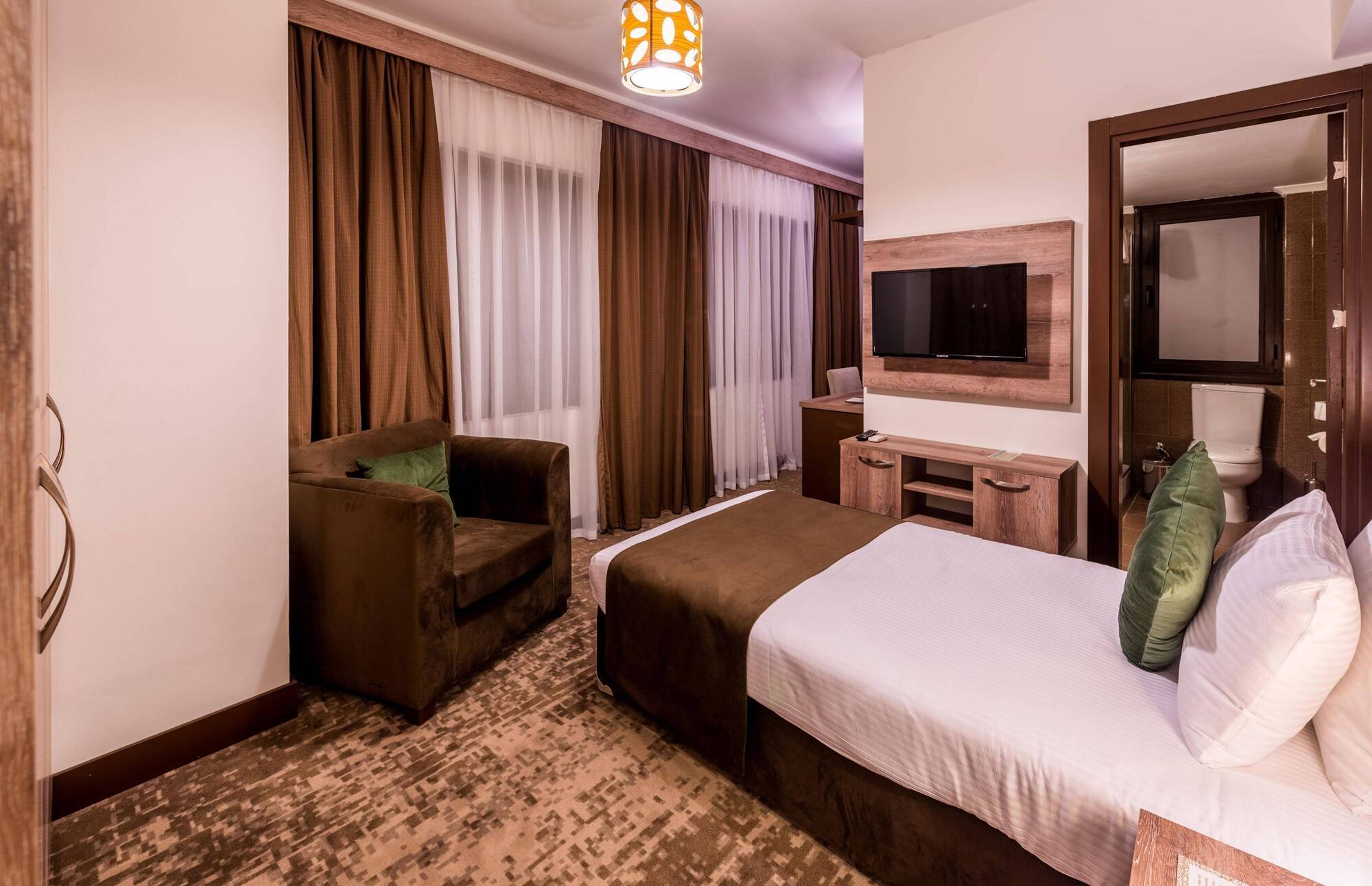Oscar Park Hotel Next To Antic City Salamis Famagusta  Buitenkant foto